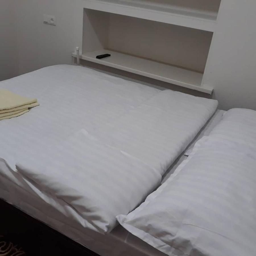 Azimut Hotel Jalal-Abad Luaran gambar